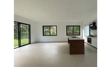 CERRO AZUL / 1000 M2 / CASA MODERNA CON PISCINA / 3 HABITACIONES JC