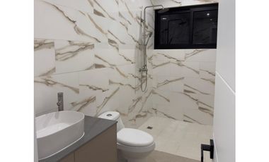 CERRO AZUL / 1000 M2 / CASA MODERNA CON PISCINA / 3 HABITACIONES JC