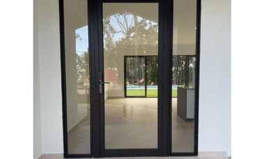 CERRO AZUL / 1000 M2 / CASA MODERNA CON PISCINA / 3 HABITACIONES JC