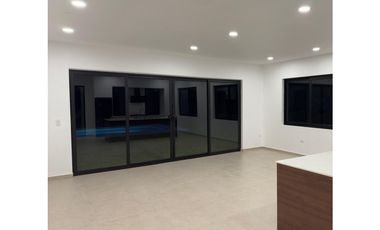 CERRO AZUL / 1000 M2 / CASA MODERNA CON PISCINA / 3 HABITACIONES JC