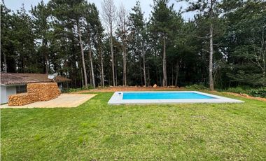CERRO AZUL / 1000 M2 / CASA MODERNA CON PISCINA / 3 HABITACIONES JC