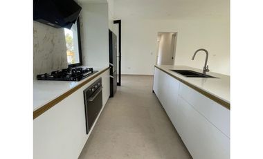 CERRO AZUL / 1000 M2 / CASA MODERNA CON PISCINA / 3 HABITACIONES JC
