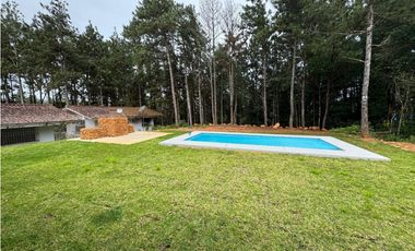 CERRO AZUL / 1000 M2 / CASA MODERNA CON PISCINA / 3 HABITACIONES JC