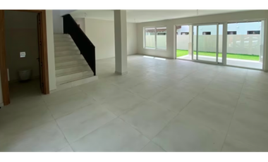 Santa Maria, casa de lujo 4 rec a solo $4883