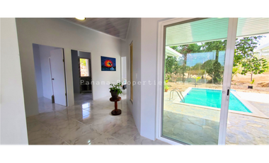 Exquisita Casa, recién construida en Pedasi .