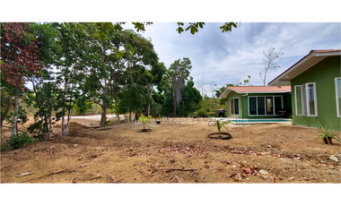 Exquisita Casa, recién construida en Pedasi .