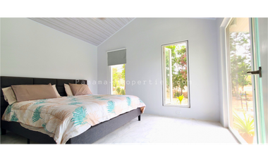 Exquisita Casa, recién construida en Pedasi .