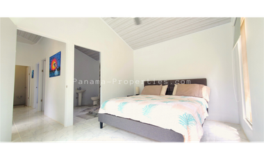 Exquisita Casa, recién construida en Pedasi .