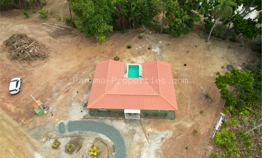 Exquisita Casa, recién construida en Pedasi .