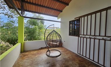 Encantadora Casa de Campo con piscina y arroyo en Pedasi, Panamá.