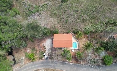 Encantadora Casa de Campo con piscina y arroyo en Pedasi, Panamá.