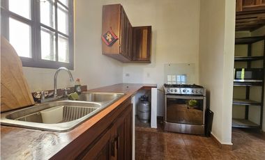 Encantadora Casa de Campo con piscina y arroyo en Pedasi, Panamá.