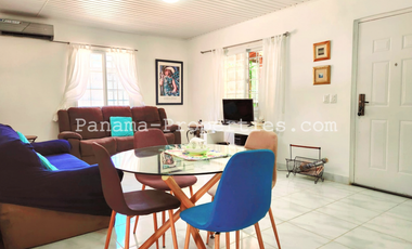 Maravillosa Casa, en el tranquilo Pueblo de Pedasi.