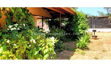 Maravillosa Casa, en el tranquilo Pueblo de Pedasi.