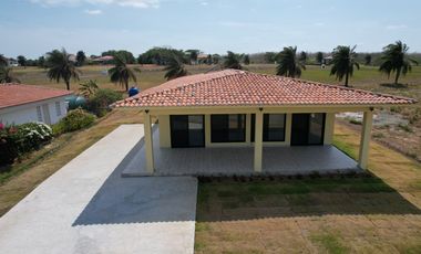 Espectacular Casa con vista al mar en Andrómeda Pedasí.