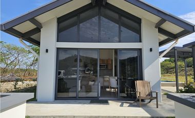 Nueva Casa de Tres Habitaciones – Cañas / Playa Venao