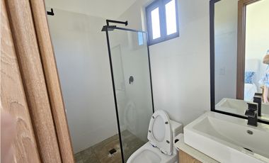 Nueva Casa de Tres Habitaciones – Cañas / Playa Venao