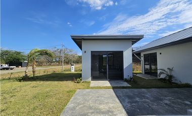 Nueva Casa de Tres Habitaciones – Cañas / Playa Venao