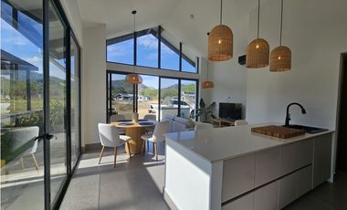 Nueva Casa de Tres Habitaciones – Cañas / Playa Venao