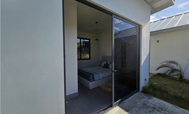 Nueva Casa de Tres Habitaciones – Cañas / Playa Venao