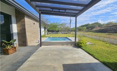 Nueva Casa de Tres Habitaciones – Cañas / Playa Venao