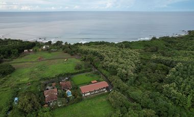 Hostal/Hotel con Vista al Mar en Venta Pedasi, Ofrece Financiamiento.