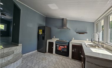 Casa de 2 Recámaras y 2 Baños – Viva o Invierta en el Centro de Pedasí