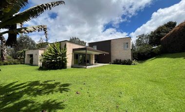 ARRIENDO de CASA CAMPESTRE en MedellÃ­n