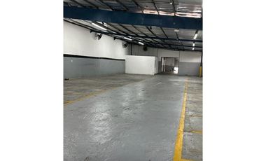 Parque Lefevre, galera 500m2 a solo $3,499