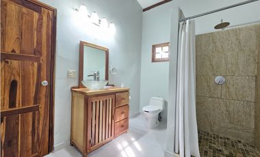 Casa Estilo Artesanal en Pedasí – Lista para Mudarse
