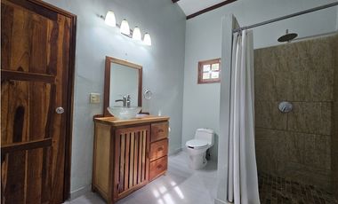 Casa Estilo Artesanal en Pedasí – Lista para Mudarse