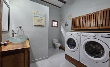 Casa Estilo Artesanal en Pedasí – Lista para Mudarse