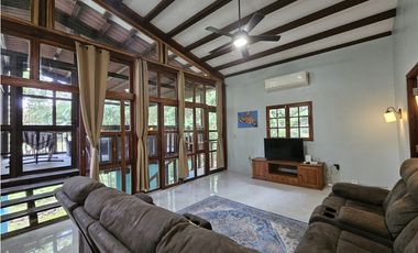 Casa Estilo Artesanal en Pedasí – Lista para Mudarse