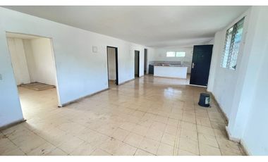 VENDO CASA DE 2 NIVELES Sector María Eugenia, Chilibré