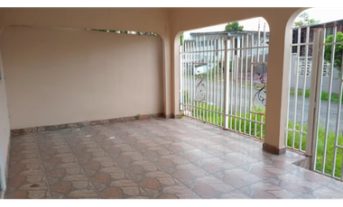 VENDO CASA EN SAN ANTONIO REMODELADA