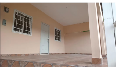 VENDO CASA EN SAN ANTONIO REMODELADA