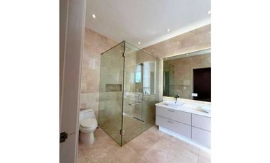SE ALQUILA APARTAMENTO EN OCEAN REEF ISLAND PH GARDEN