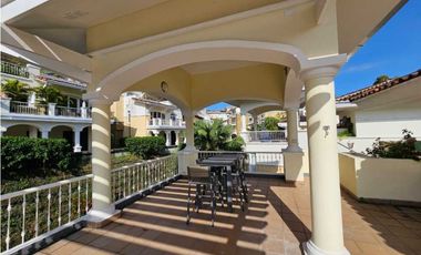 ALQUILER CASA AMOBLADO EN TUCAN COUNTRY CLUB 237 m2