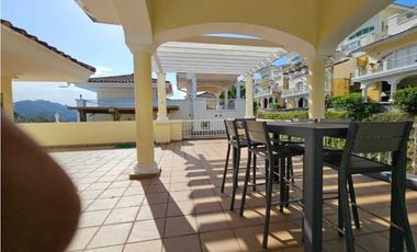 ALQUILER CASA AMOBLADO EN TUCAN COUNTRY CLUB 237 m2