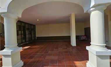 ALQUILER CASA AMOBLADO EN TUCAN COUNTRY CLUB 237 m2