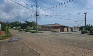 CASA DE ESQUINA — QUINTAS DEL PACFICO (CP)