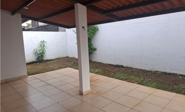 Se vende casa en Residencial Las Arboledas, Clúster los Cedros (CP)