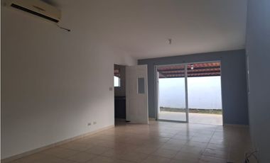 Se vende casa en Residencial Las Arboledas, Clúster los Cedros (CP)