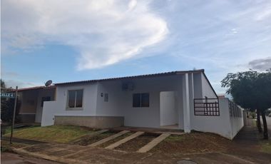 Se vende casa en Residencial Las Arboledas, Clúster los Cedros (CP)