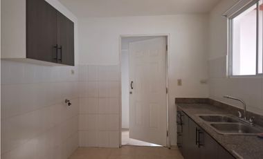 Se vende casa en Residencial Las Arboledas, Clúster los Cedros (CP)