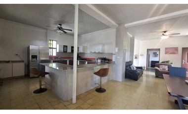 Residencia de 2 ambientes - Amueblada - Centro de Chame (CP)