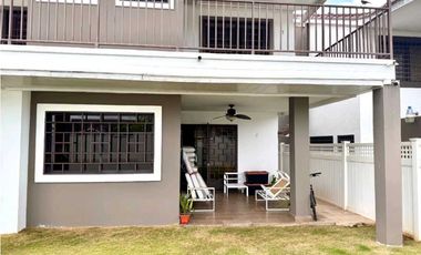 Venta de casa en Ph Olympus, Paseo del norte