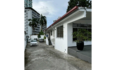 CASA EN VIA PORRA PARA  USO COMERCIAL 700M2