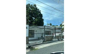 CASA EN VIA PORRA PARA  USO COMERCIAL 700M2