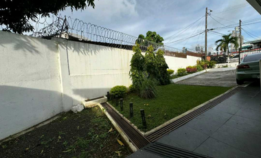 CASA EN VIA PORRA PARA  USO COMERCIAL 700M2